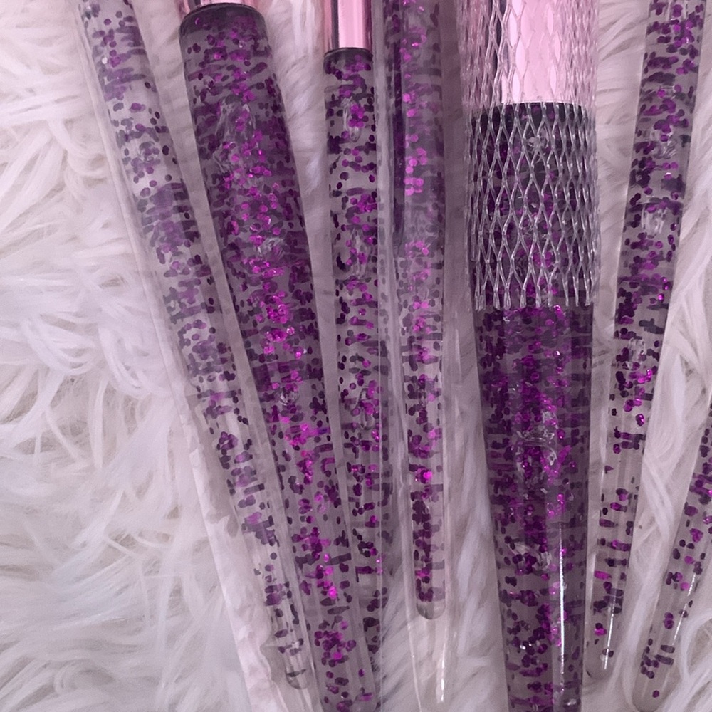 Makeup brushes - Picture 2 of 2